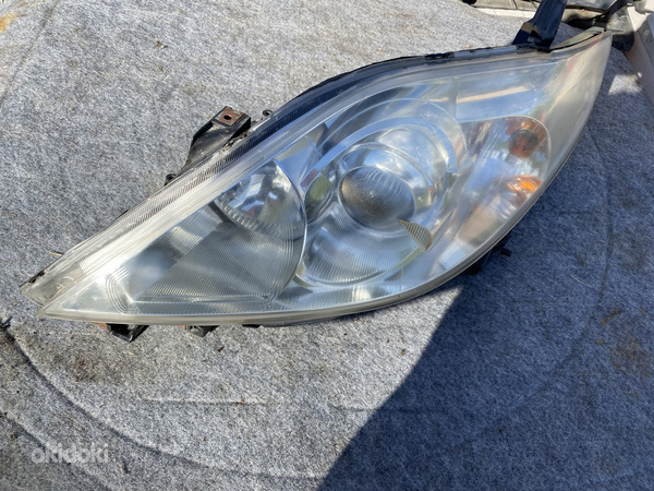 Mazda 5 esituled