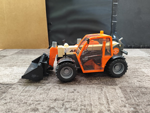 Mänguasi BRUDER teleskoop laadur. (1 foto / 5)