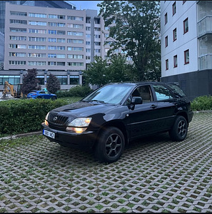 Lexus RX300 (1 фото из 3)