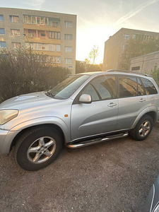 TOYOTA RAV4 (3 foto / 11)