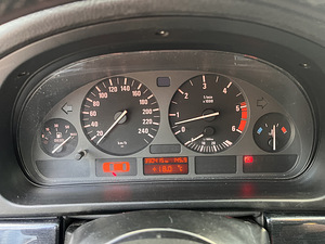 BMW 525TDS (10 фото из 12)