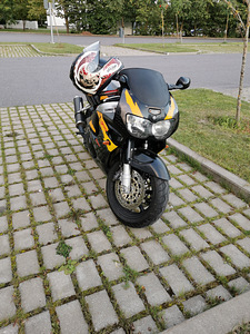 Honda cbr 900rr fireblade (1 foto / 7)