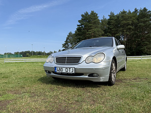 MERCEDES-BENZ C 200 CDI (2 foto / 9)