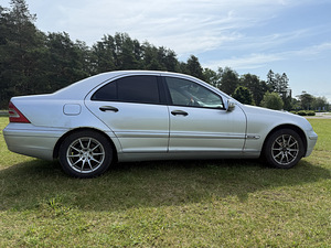 MERCEDES-BENZ C 200 CDI (3 foto / 9)