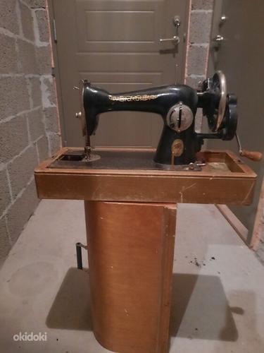Старая швейная машинка ПМЗ (фото #3)