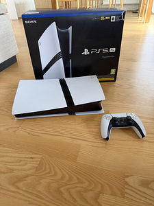 Продаётся малоиспользованная Playstation 5 Pro (1 фото из 2)