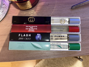 Gucci Guilty, Dior Fahrenheit, Jimmy Choo Flash ja Elizabeth (2 foto / 2)