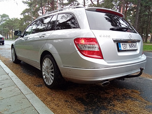 Мерседес-Бенц С220 автомат 2009 (5 фото из 10)