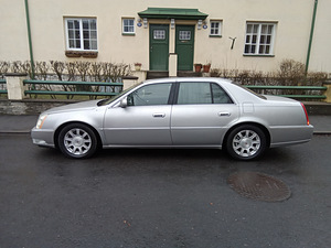 Cadillac DTS V8 Northstar (3 foto / 10)