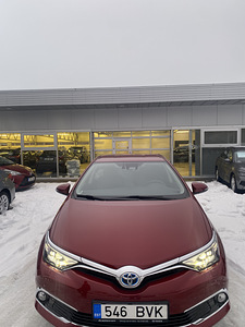 Tojota Auris (13 foto / 13)