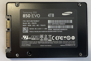 Samsung SSD 4TB EVO 850 (1 foto / 1)