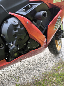 Yamaha YZF-R1 2005 (4 foto / 5)