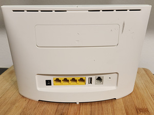Telia Huawei B525s 4G WIFI ruuter (2,4GHz ja 5GHz) (3 foto / 5)