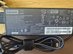 Lenovo Thinkpad USB-C Gen2 dock / dokk + Lenovo 90W laadija (6 foto / 6)