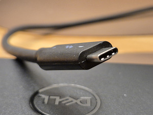 Dell dock WD22TB4 + Dell 180W laadija (7 foto / 9)