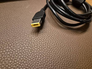 Зарядное устройство / адаптер Lenovo 135W (Square Tip) (3 фото из 3)
