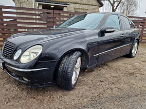 Мерседес-Бенц Е 270 CDI (1 фото из 8)