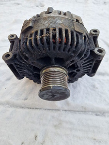 Mercedes-Benz Generaator A6421540402 (3 foto / 3)