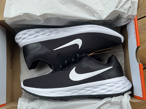 Nike, размер 41 (3 фото из 3)