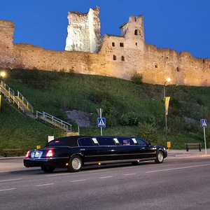 Limusiin LINCOLN TOWN CAR B-kat (1 foto / 4)