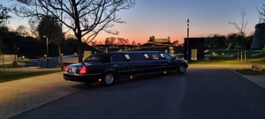 Limusiin LINCOLN TOWN CAR B-kat (2 foto / 4)