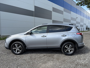 Toyota Rav-4 (7 фото из 15)