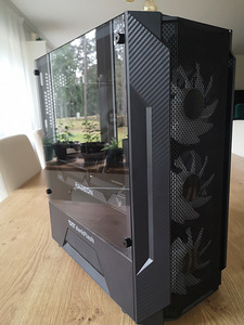 King of The Hill Gaming PC (6 foto / 10)