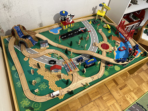 Kidkraft rongirada+ laud (2 foto / 5)