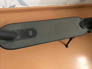 Xiaomi Mi Essential (4 foto / 4)