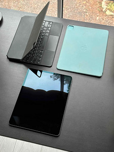 iPad Pro 4th gen (2020) 12,9’ + модная клавиатура (5 фото из 6)