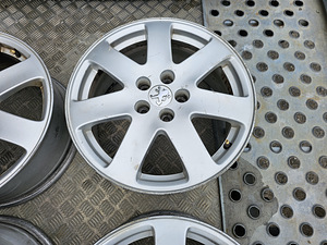 Peugeut 17" valuveljed (5 foto / 6)