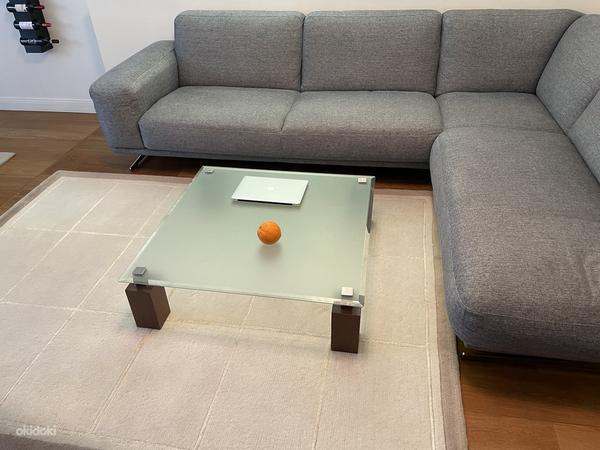 Дизайнерский диванный итальянский столик 90х90х26 см (фото #1)