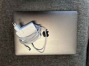 Apple MacBook Pro 16GB RAM Core i5 2.4 13" Touch/2019 (4 foto / 6)