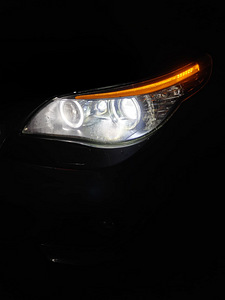 Передняя фара в.п E60/E61 LCI hella/OEM (с трещиной)