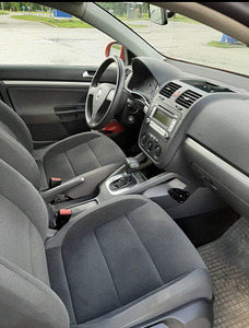 Volkswagen Golf V Variant 1.9 TDI автомат, 2008 (8 фото из 10)