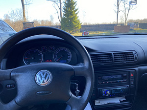 Volkswagen passat 1.9 74kw 2004 (10 foto / 13)