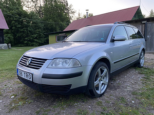 Volkswagen passat 1.9 74kw 2004 (1 foto / 13)