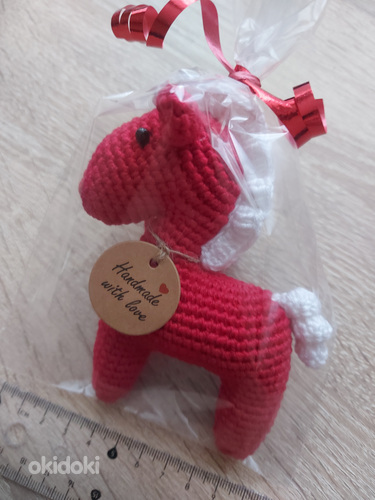 Punane hobune.11 cm Käsitöö/100%puuvill
