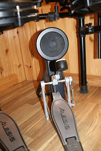 ALESIS NITRO MESH KIT elektrooniline trummikomplekt (3 foto / 6)