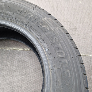 215/65R16C 109/107T Bridgestone Duravis R330 DOT 0725 (3 фото из 3)