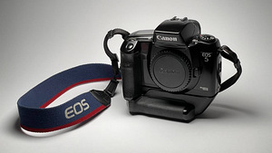 CANON EOS 5 35mm film camera (1 foto / 4)
