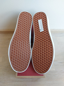 Uued Mustad Tossud VANS (EU 45) (4 foto / 4)