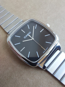 Новые квадратные часы CASIO Vintage