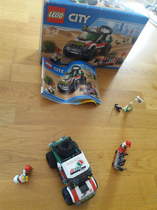 Lego City 4x4 Off Roader (60115) (4 foto / 4)