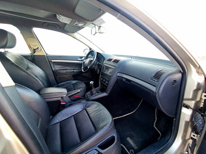 Skoda Octavia 2.0 FSI 110kW, üv 05.2027 (5 foto / 7)