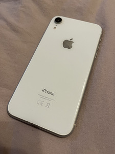 iPhone XR 64 ГБ (3 фото из 3)