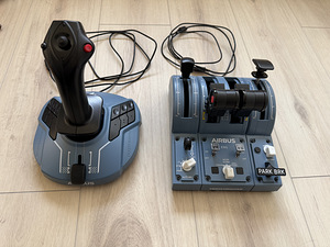 Thrustmaster TCA Captain Pack Airbus Edition Джойстик (1 фото из 6)