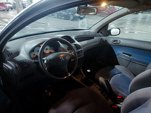 Peugeot 206 (4 foto / 7)