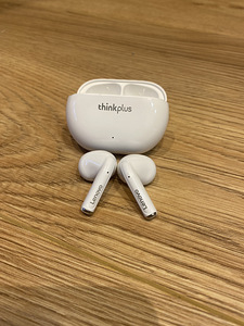 Lenovo kõrvaklapid (1 foto / 3)