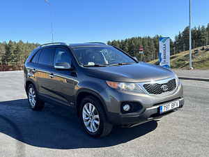 Kia Sorento (2 foto / 8)